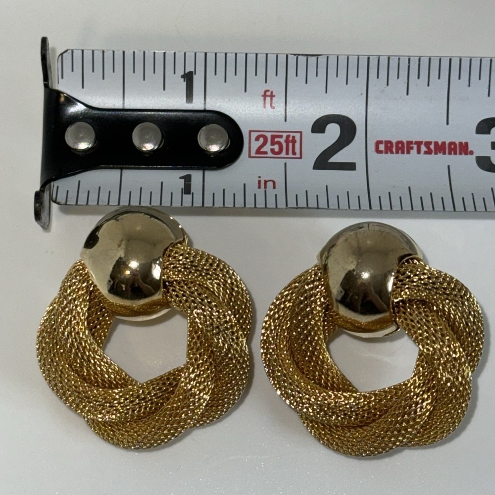 Vintage Avon Woven Mesh Door Knocker Clip On Earrings Gold Tone - Picture 6 of 8